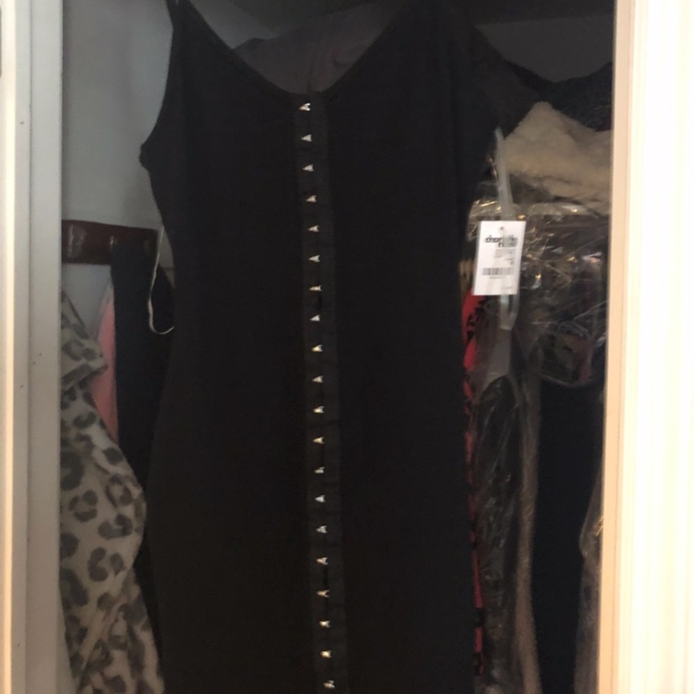 BNWT 🔥 Black Snap down dress